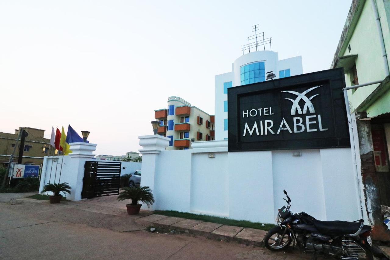 Capital O 40848 Hotel Mirabel Kupand Exterior photo